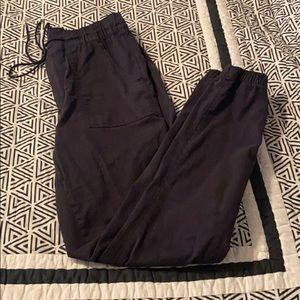 American Eagle black high-waisted begging jogger